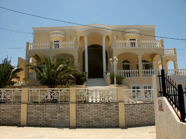 ΜΠΡΟΣΤΑ ΑΠΌ ΒΙΛΑ ΜΠΡΟΣΤΑ ΑΠΌ ΒΙΛΑ